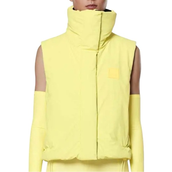 Rains Loop Vest Yellow Size M NWT | Padded High Collar, Waterproof, Rare Color - Picture 1 of 5